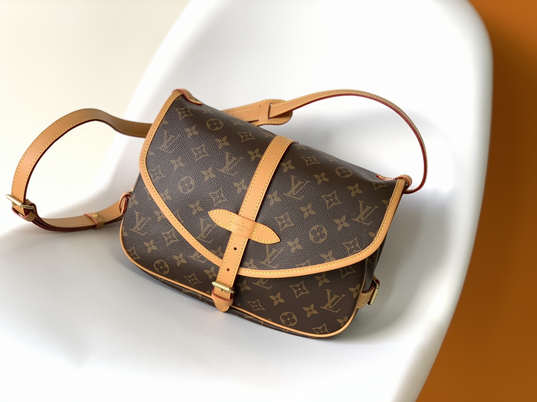 Louis Vuitton Monogram Canvas Saumur Mm M40710